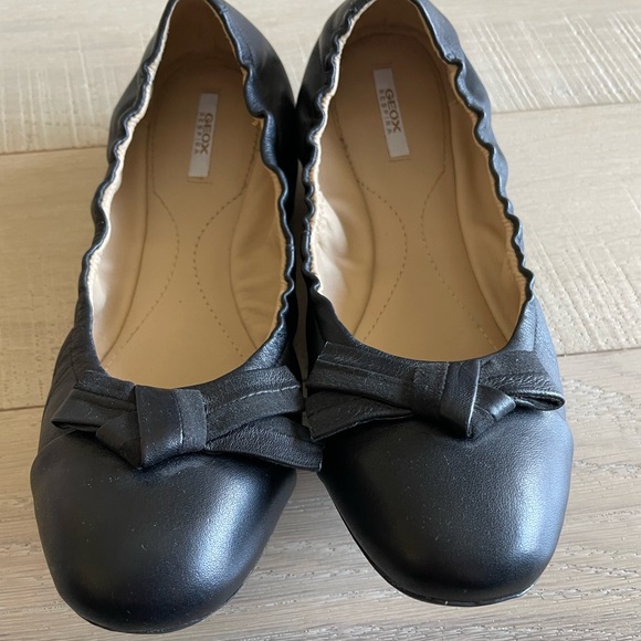 Brand new GEOX black flats size 38 - Picture 2 of 5